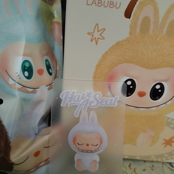 Labubu 💯 Authentic Zizi Pop Mart - Picture 1 of 3